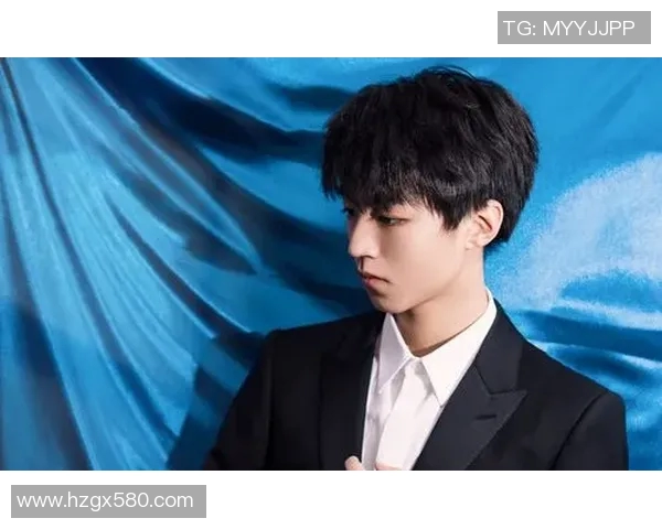 足球明星刀疤发型引领潮流 探讨其背后的文化意义与个性魅力